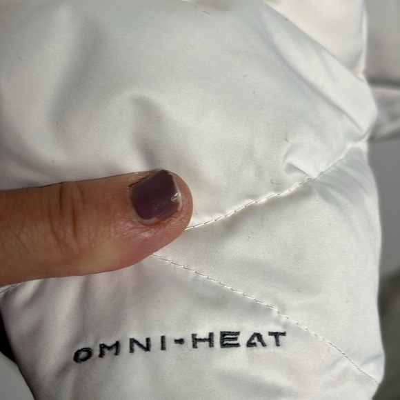 Columbia White Puffer Coat, Jacket - Picture 9 of 17